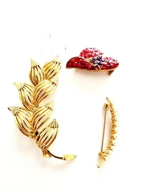 Gold Leaf Brooch Set with Red Crystal Hat Pin and Pearl Accent Bar - Unbranded